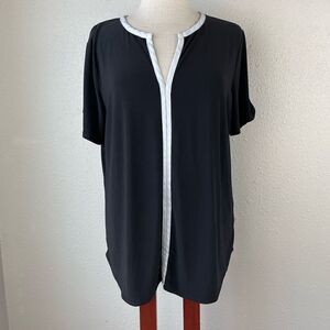 AUW Black and White V-Neck Top Size XL EUC